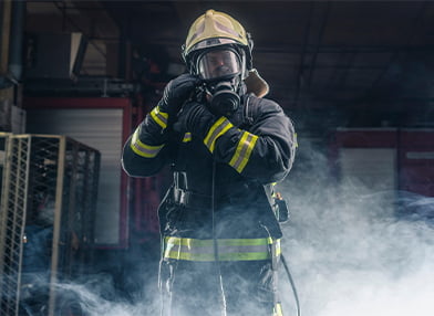 shutterstock_1936861603_MIN 221e First responder Smart PPE